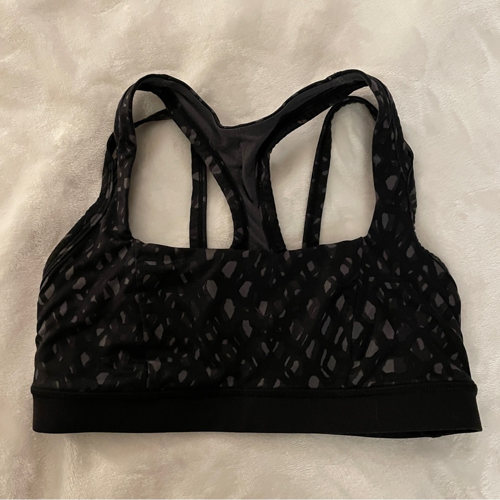 Lululemon Athletica Black Patterned Sports Bra by size 6